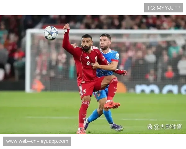 利物浦角球开出后连击，萨拉赫补射命中