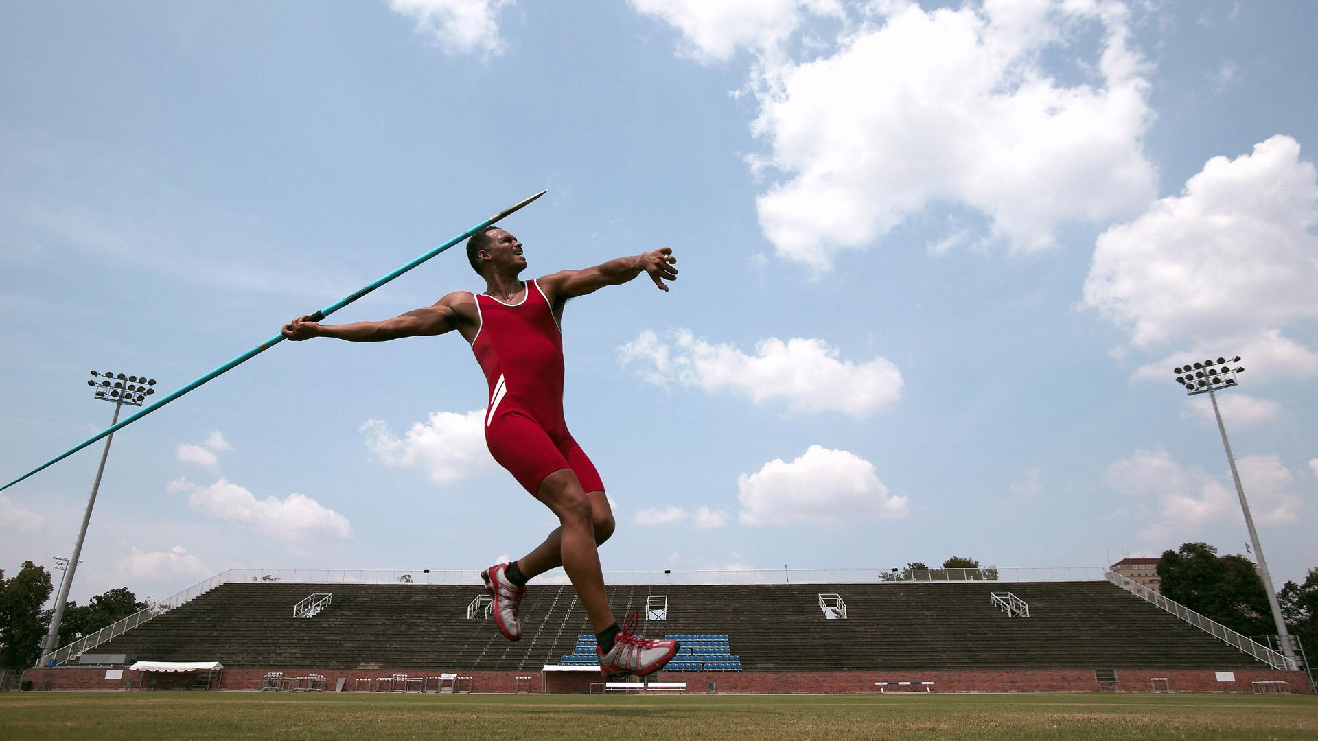 三人传控小组建立中路优势,“三人小组”模式