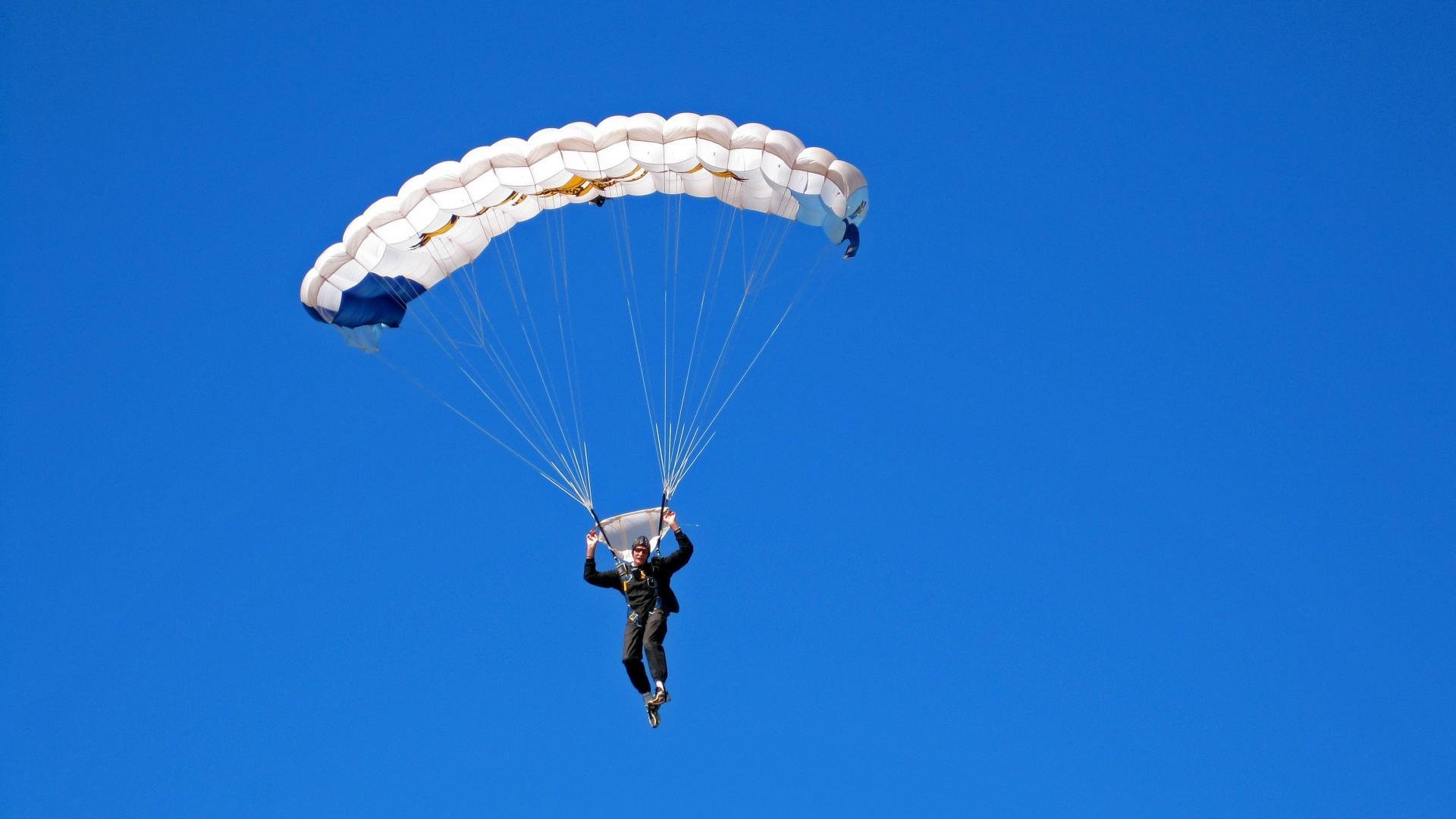 好想来半年赚9亿,闭店300家,母公司港交所目标明晰,港交所披露未来三年“路线图”,将助推内地资本国际化